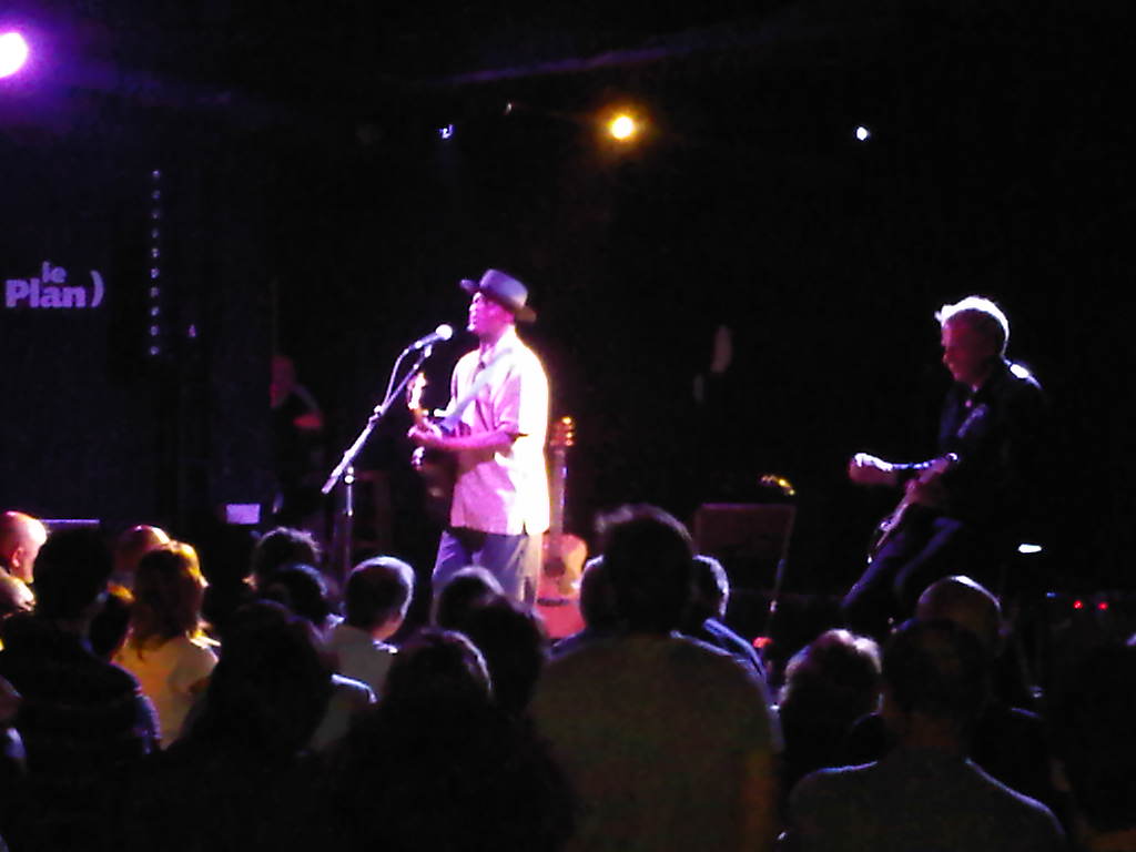 IMG00201-20110527-2320