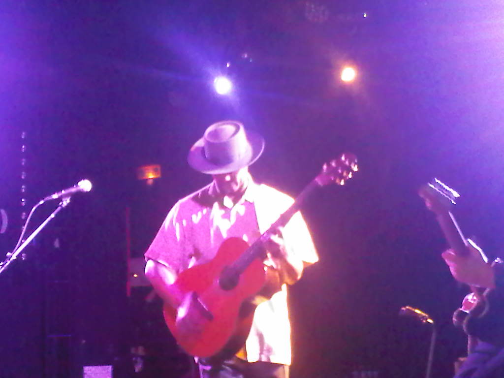 IMG00202-20110527-2321